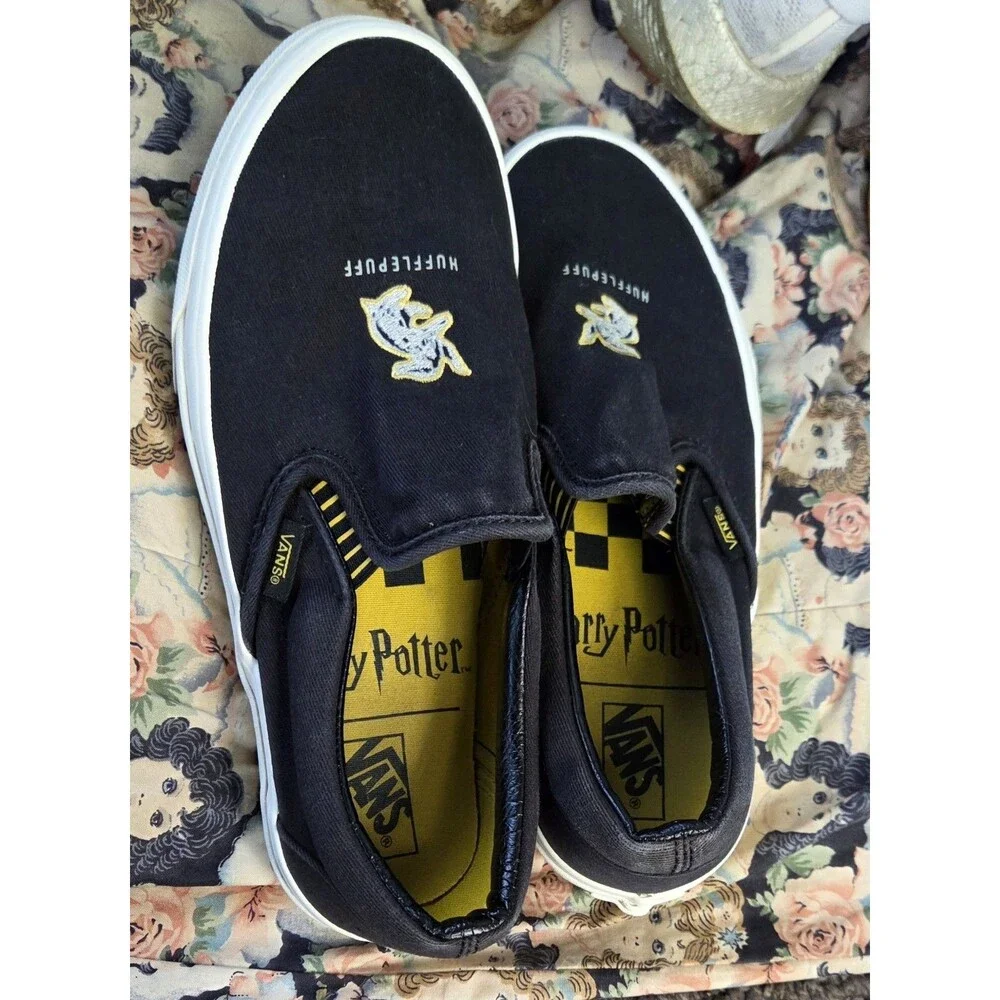 Vans Harry Potter Hufflepuff Classic Slip On Shoes Mens Size 6.5 Women Size 8